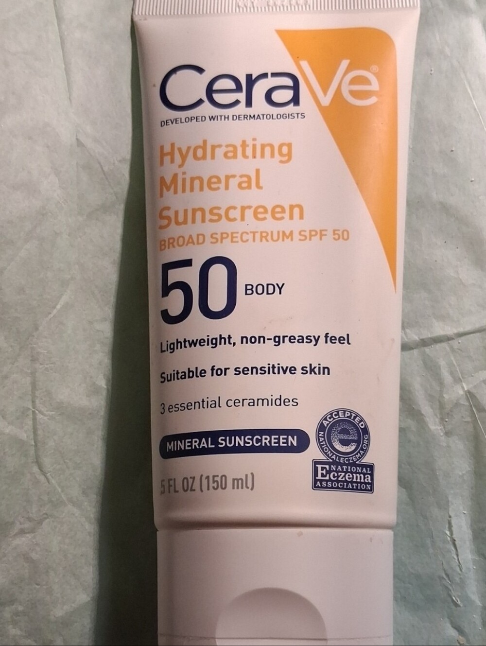 CeraVe Hydrating Sunscreen Lotion, Mineral Body Sunscreen, 5 OZ SPF 50 exp 01/28